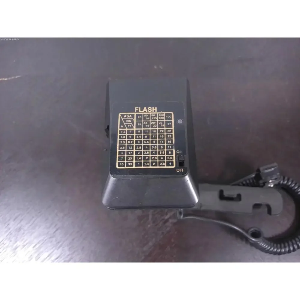 Vintage Camera Flash Unit with Bracket and Sync Cable – External Hot Shoe Mount